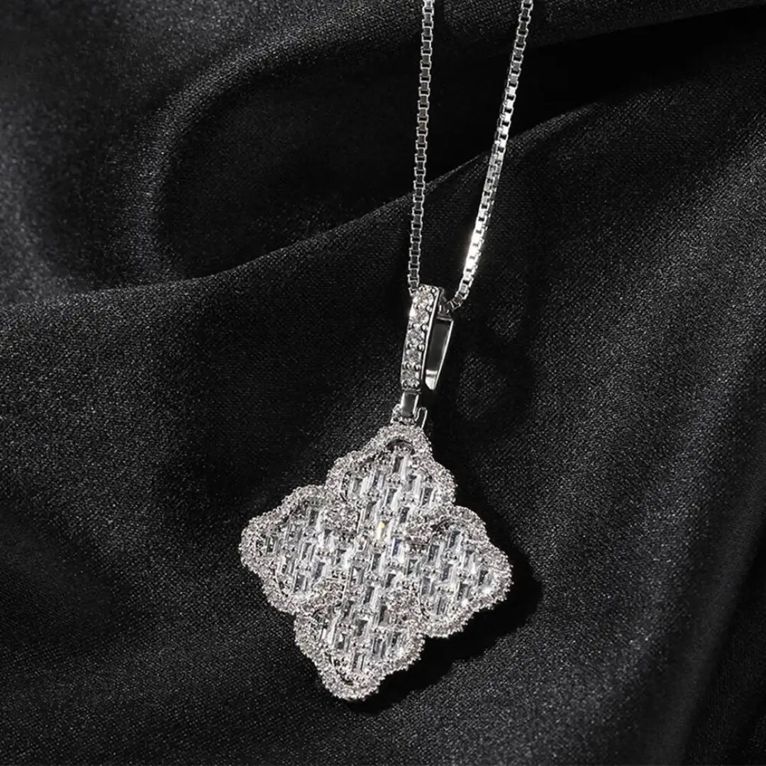 Pingente Trevo de 4 Folhas Cravejado + Corrente