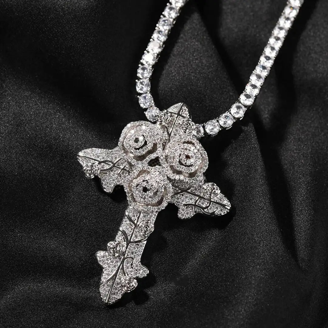 Pingente Cruz de Rosas Cravejado + Corrente