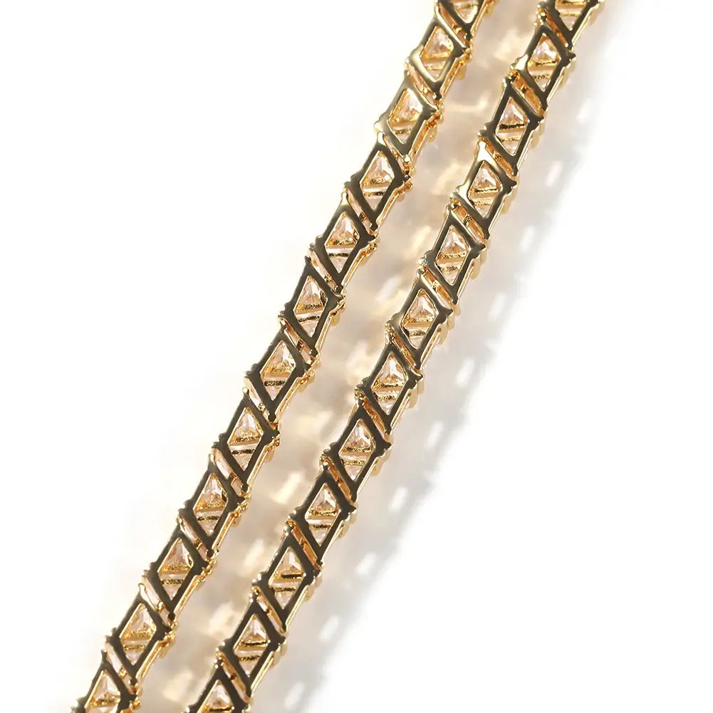 Corrente Riviera Triangular Cravejada - NATA